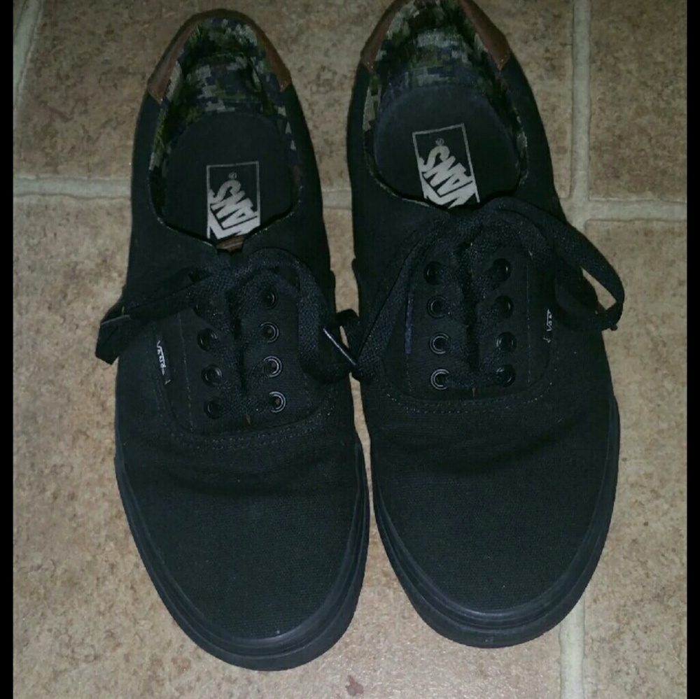 Black & Camo Men's Vans